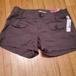New Khaki shorts sz 3